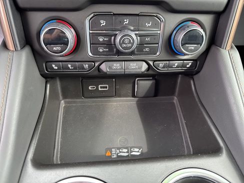 Used 2023 Chevrolet Tahoe High Country image 33