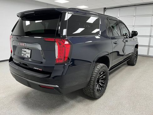 Used 2023 GMC Yukon XL AT4 AWD/4WD image 9
