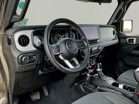 Used 2024 Jeep Wrangler Sahara AWD/4WD image 17