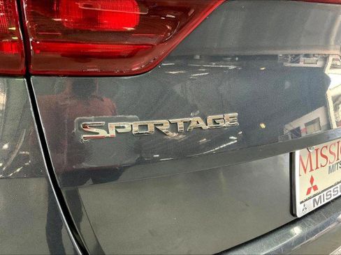 Used 2020 Kia Sportage LX image 8