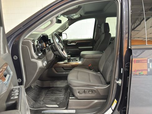 Used 2025 GMC Sierra 1500 Elevation w/ Preferred Package AWD/4WD image 18