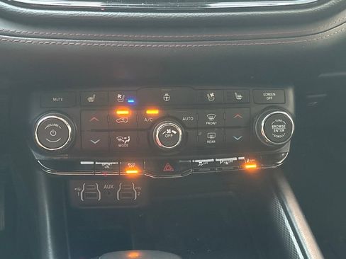 Used 2021 Dodge Durango R/T w/ Technology Group RWD image 15