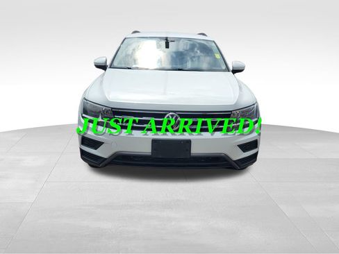 Used 2020 Volkswagen Tiguan SE w/ 3rd Row Seat Package AWD/4WD image 2