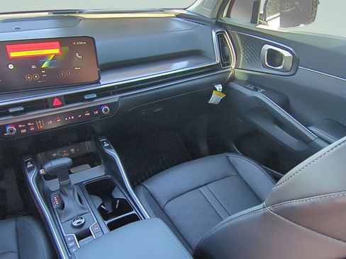 New 2026 Kia Sorento EX w/ EX Premium Package FWD image 16