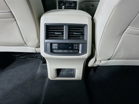 Used 2023 Volkswagen Atlas SE FWD image 25