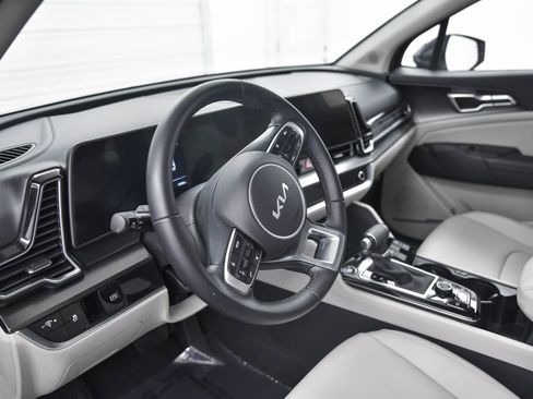 Used 2024 Kia Sportage EX image 16