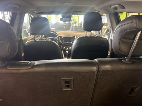 Used 2022 Chevrolet Trax LT image 25