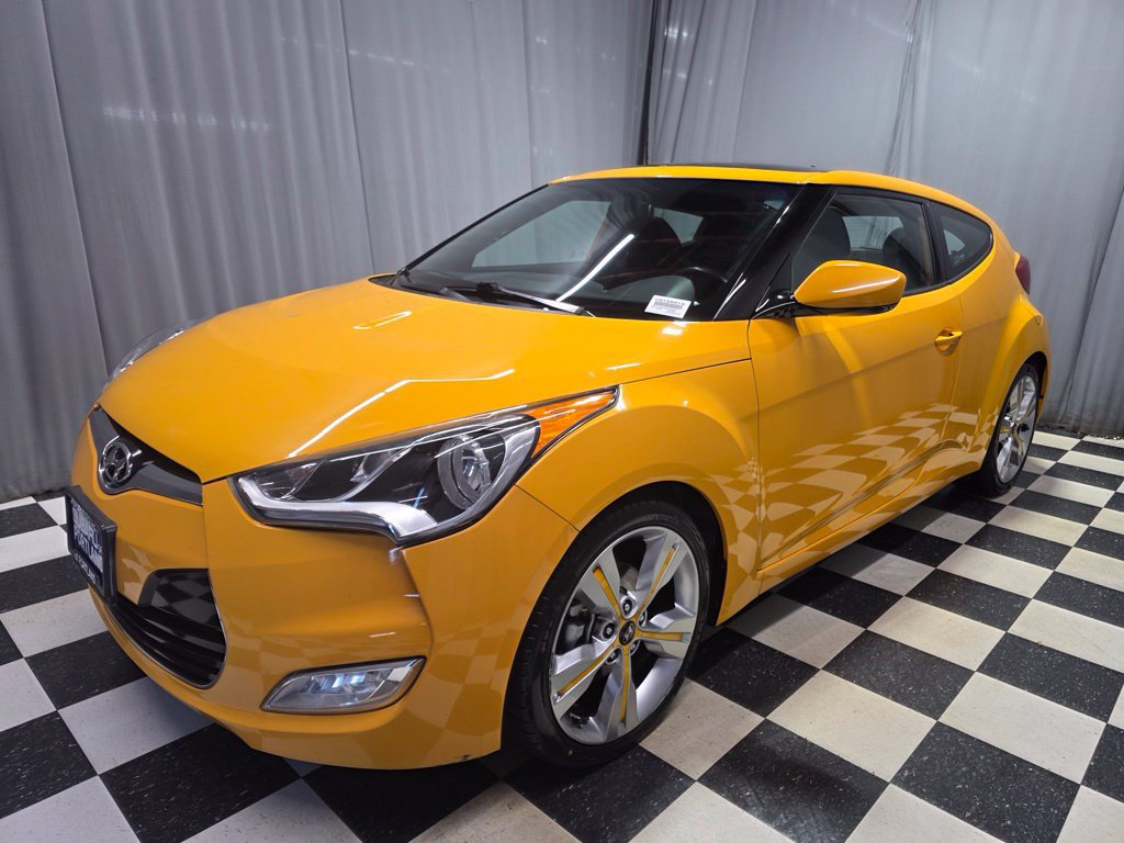 Used 2017 Hyundai Veloster Value Edition FWD image 1