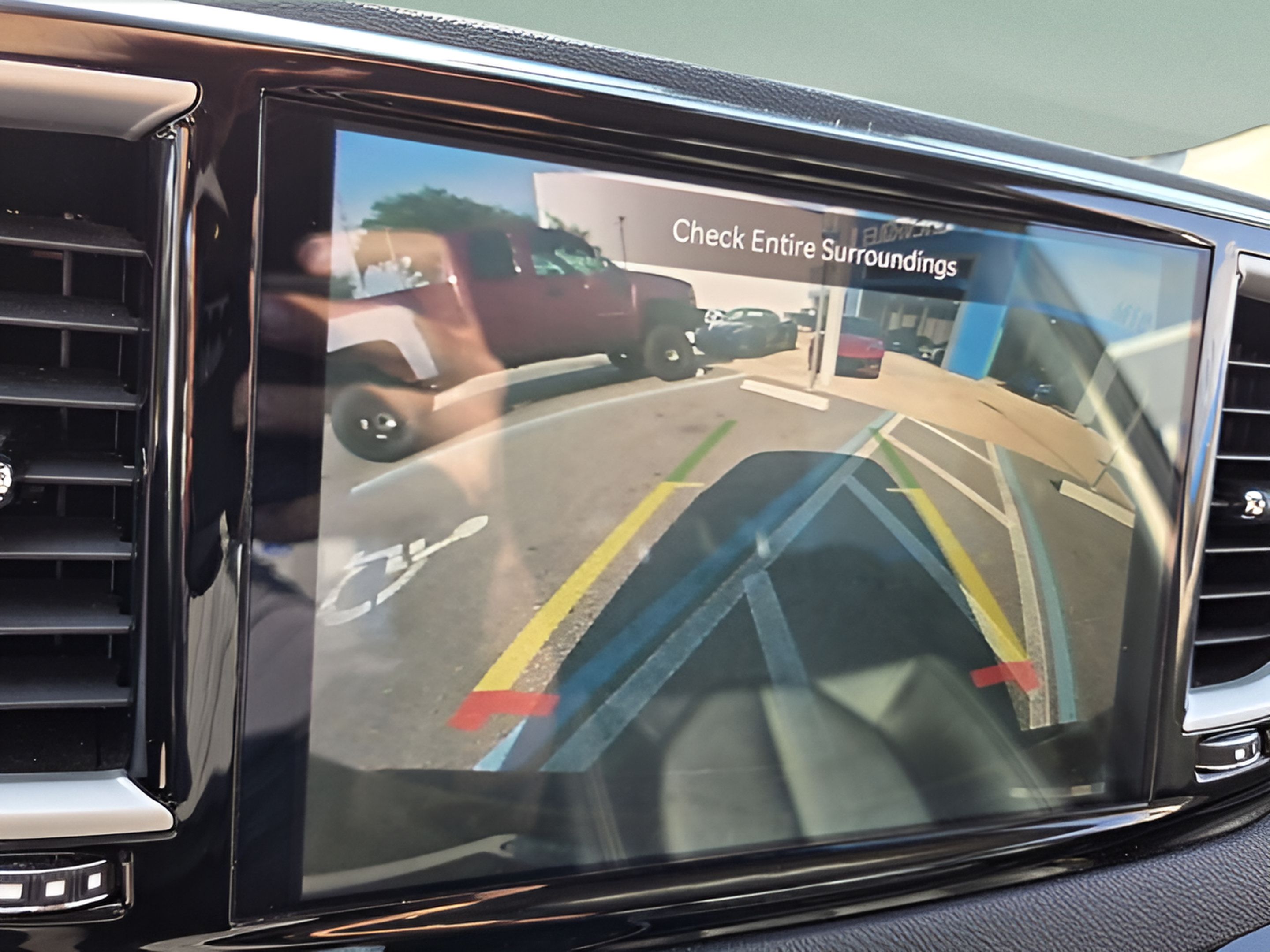 Used 2024 Chrysler Pacifica Touring-L FWD image 22