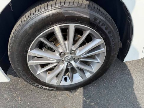 Used 2014 Toyota Corolla LE FWD image 8