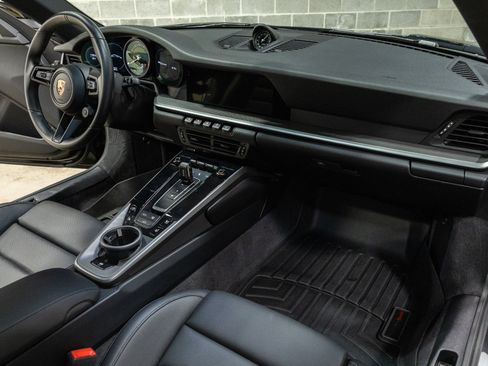 Used 2020 Porsche 911 Carrera RWD image 39