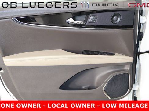 Used 2021 Lincoln Nautilus Reserve image 8