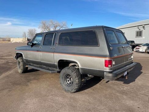 Used 1990 GMC Suburban 4WD image 4