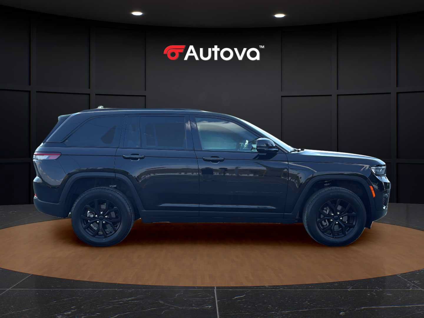 Used 2025 Jeep Grand Cherokee Altitude AWD/4WD image 6