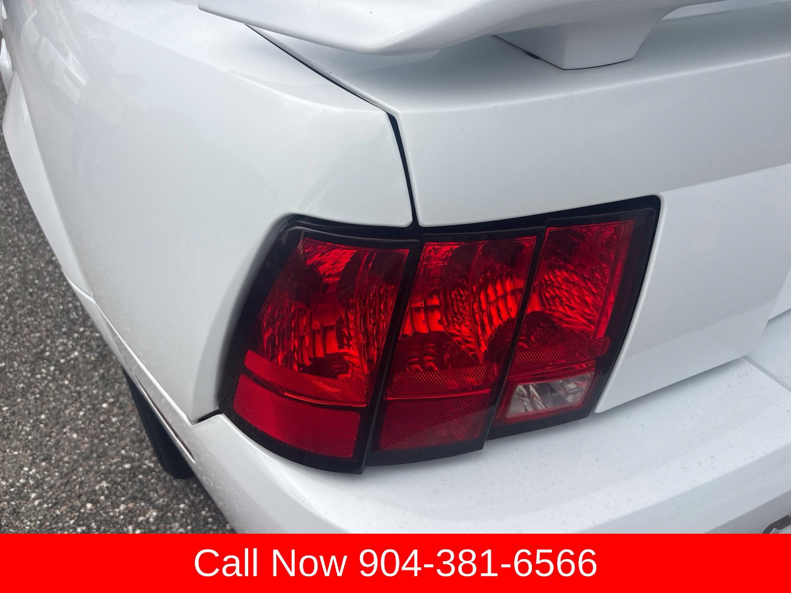 Used 2002 Ford Mustang Convertible RWD image 10