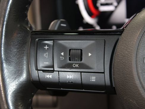 Used 2024 Nissan Rogue SL FWD image 34