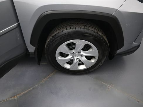Used 2021 Toyota RAV4 LE FWD image 29