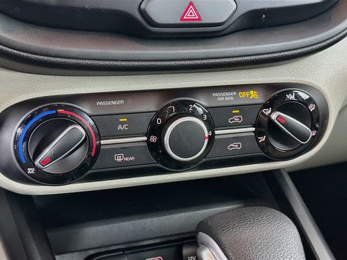 Used 2021 Kia Soul LX FWD image 22