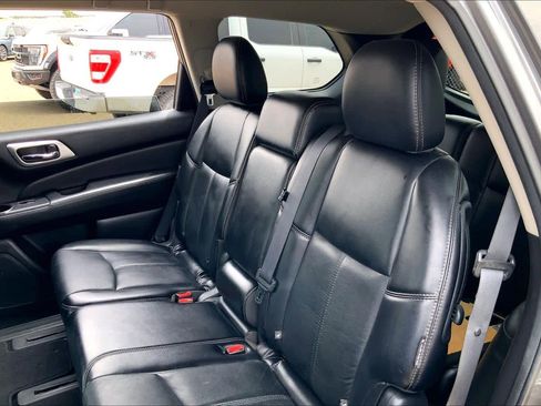 Used 2019 Nissan Pathfinder SL AWD/4WD image 21