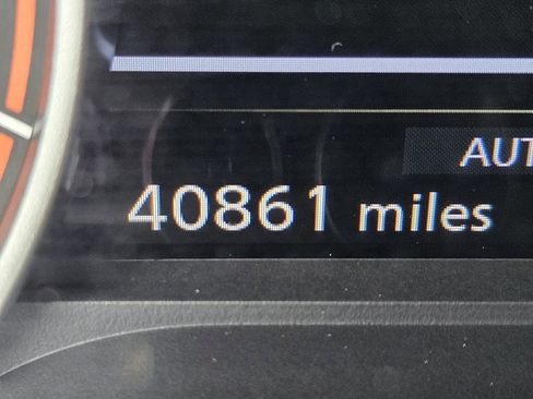 Certified 2025 Nissan Rogue SV image 18