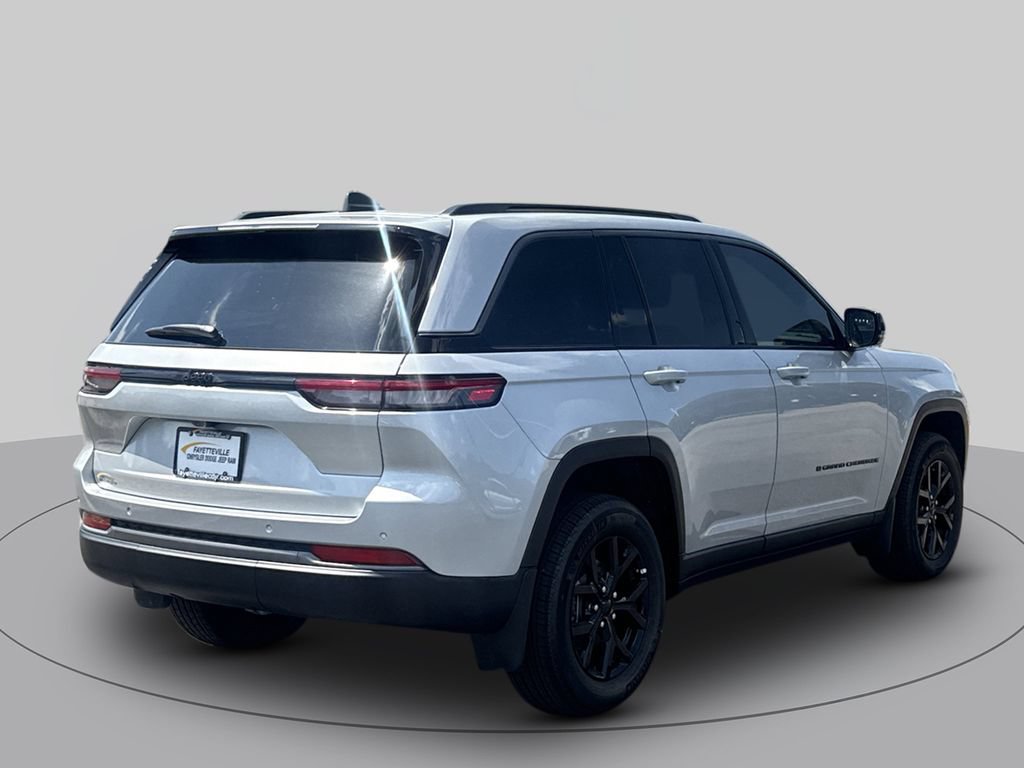 New 2026 Jeep Grand Cherokee Altitude RWD image 3
