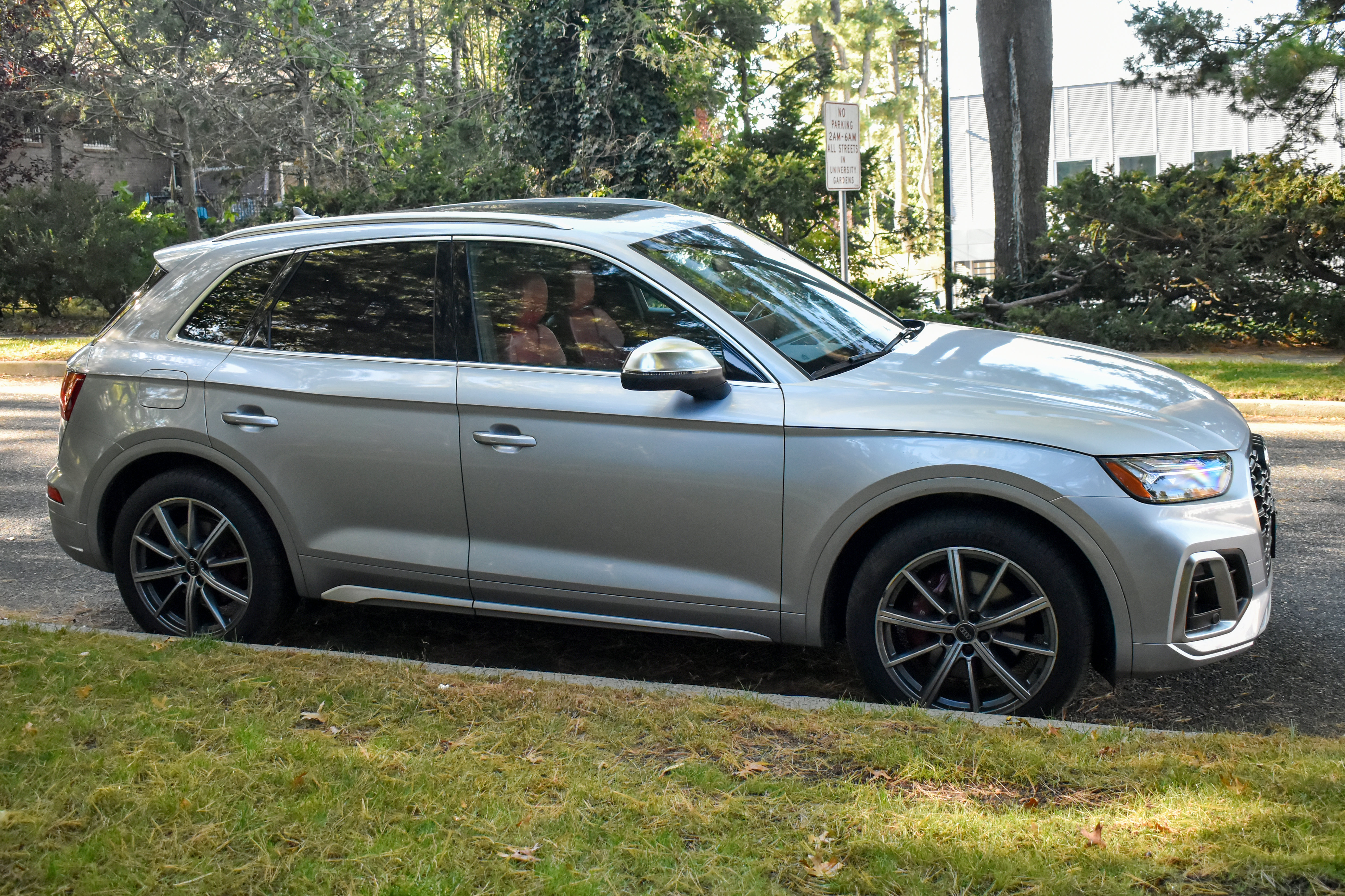 Used 2021 Audi SQ5 Premium Plus w/ Premium Plus Package AWD/4WD image 11