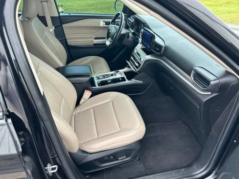 Used 2023 Ford Explorer XLT w/ Equipment Group 202A AWD/4WD image 50
