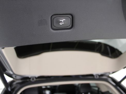 Used 2022 Lincoln Nautilus Reserve image 9