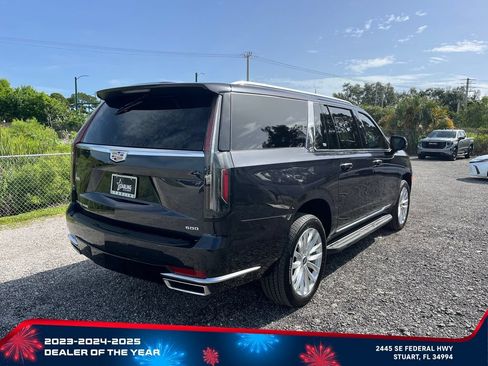 Used 2024 Cadillac Escalade ESV Premium Luxury AWD/4WD image 5
