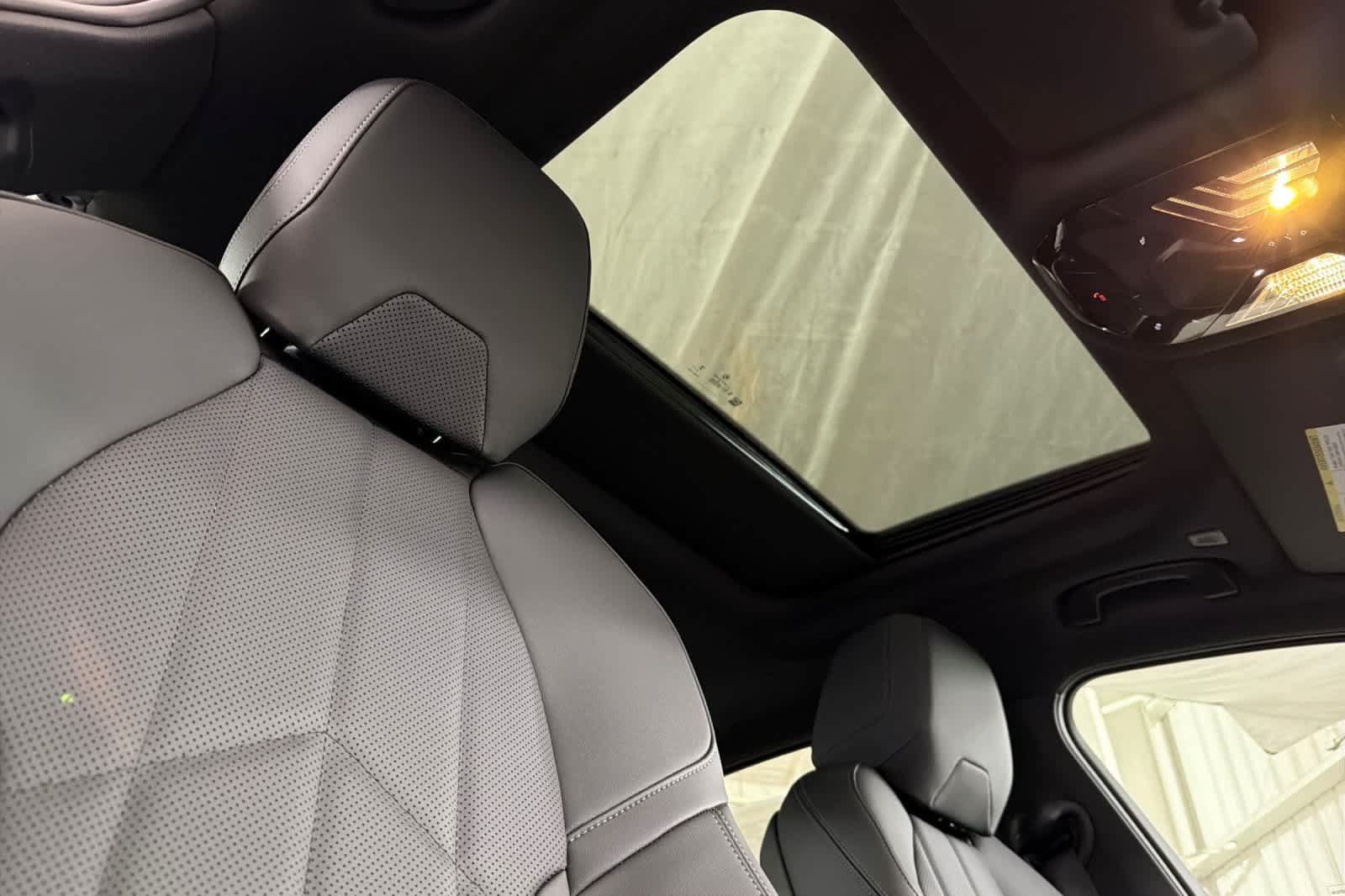 Used 2026 BMW 530i w/ Premium Package RWD image 16
