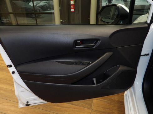 Used 2022 Toyota Corolla LE image 23
