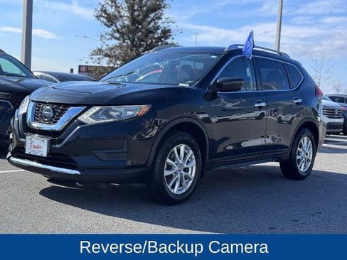 Used 2020 Nissan Rogue SV image 3