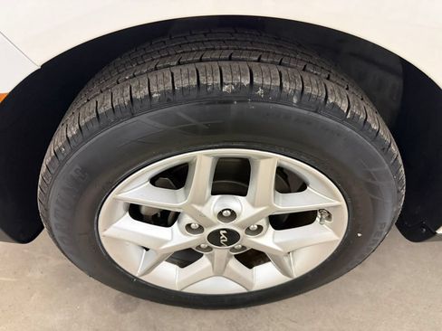 Used 2022 Kia Soul LX w/ Technology Package FWD image 9