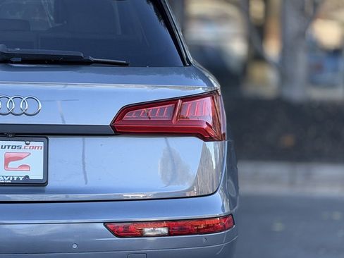 Used 2019 Audi Q5 Prestige w/ Prestige Package image 16