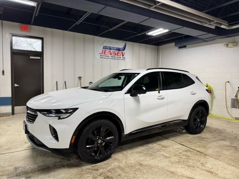 Used 2022 Buick Envision Essence w/ Technology Package I image 1