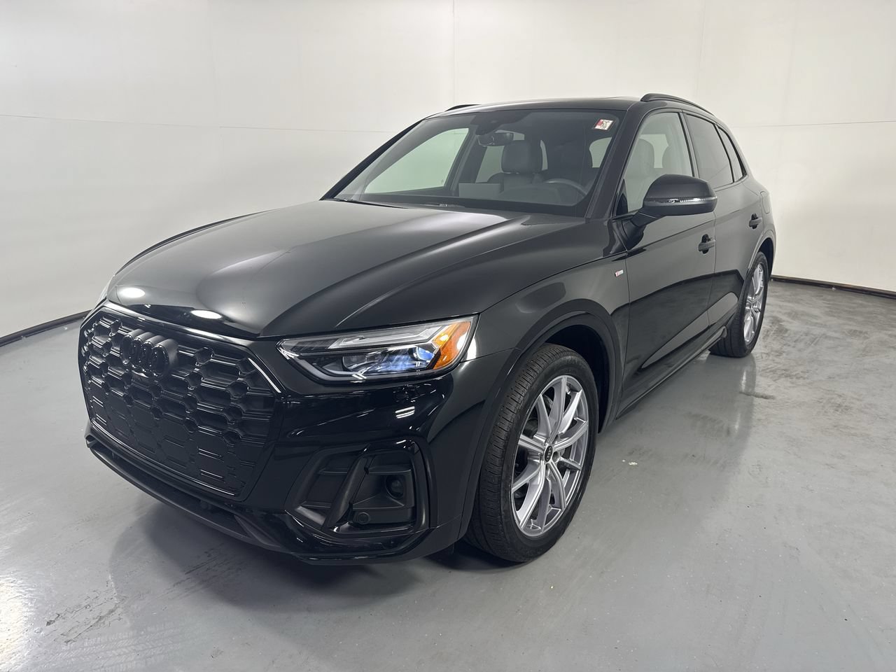 Used 2023 Audi Q5 e Premium Plus w/ Premium Plus Package AWD/4WD image 29