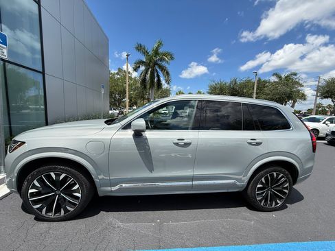 Used 2025 Volvo XC90 T8 Plus w/ Protection Package Premier AWD/4WD image 3