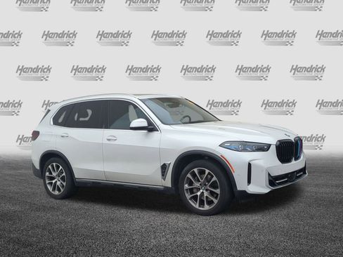 Certified 2024 BMW X5 xDrive40i w/ Premium Package image 2
