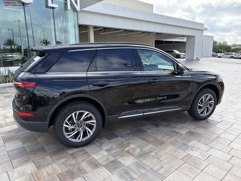 New 2026 Lincoln Corsair Premiere image 2