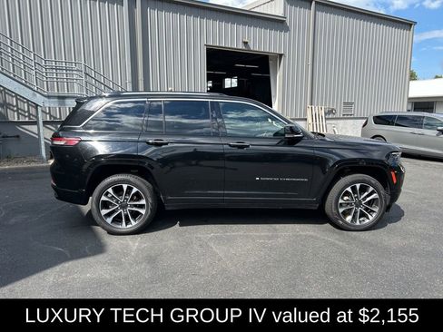 Certified 2022 Jeep Grand Cherokee Overland w/ Luxury Tech Group IV image 2