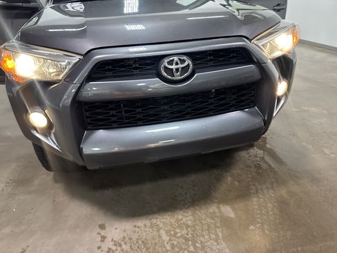 Used 2019 Toyota 4Runner SR5 Premium w/ Four Season Floor Mat Package AWD/4WD image 38