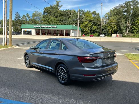 Used 2019 Volkswagen Jetta SE w/ Cold Weather Package FWD image 21