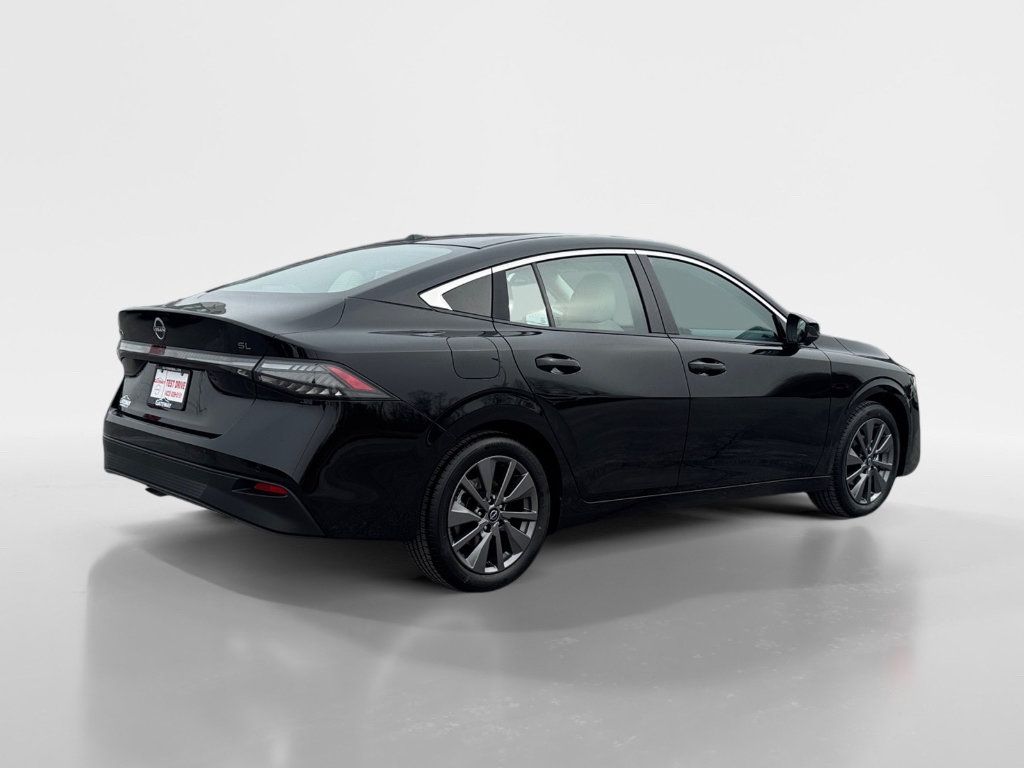 Used 2026 Nissan Sentra SL w/ Floor Mat Package FWD image 6