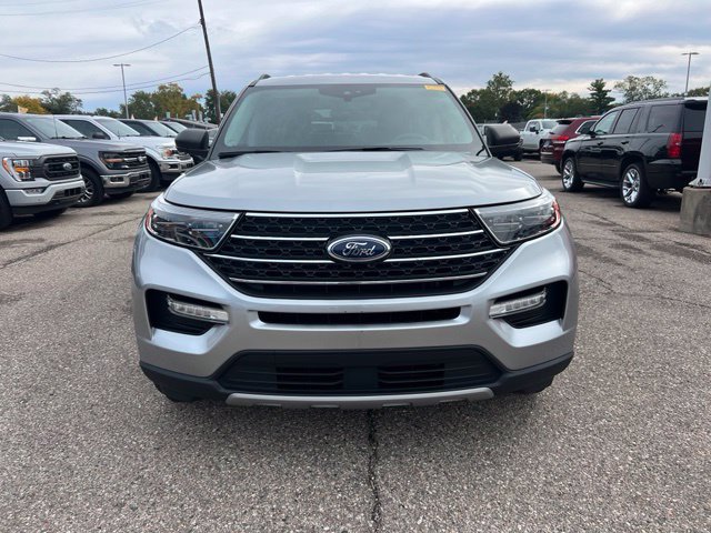 Certified 2023 Ford Explorer XLT w/ Equipment Group 202A AWD/4WD image 2