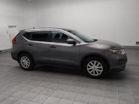 Used 2017 Nissan Rogue S image 11