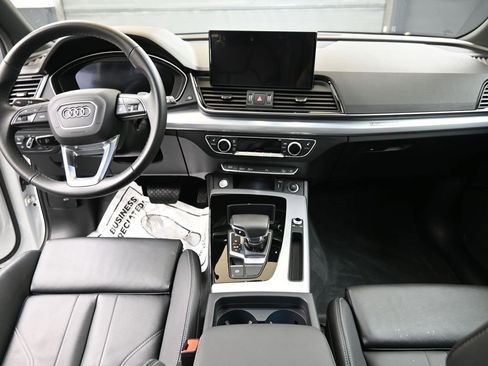 Certified 2025 Audi Q5 2.0T Premium w/ Convenience Plus Package image 18