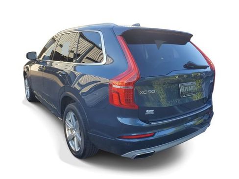Used 2021 Volvo XC90 T6 Momentum w/ Climate Package AWD/4WD image 3