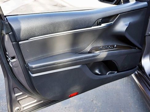 Used 2023 Toyota Camry SE image 21