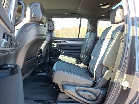 New 2026 Jeep Grand Wagoneer Limited AWD/4WD image 5