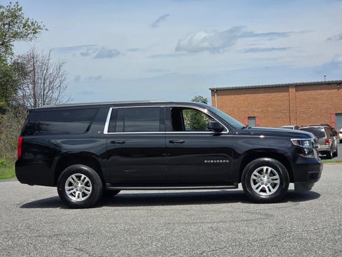 Used 2019 Chevrolet Suburban LT AWD/4WD image 6
